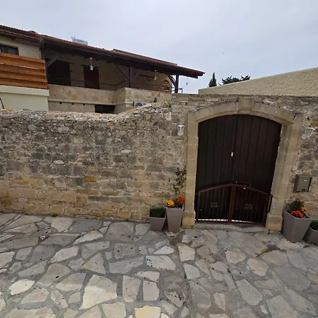 Xenonas Hiliostrofi Anoyira