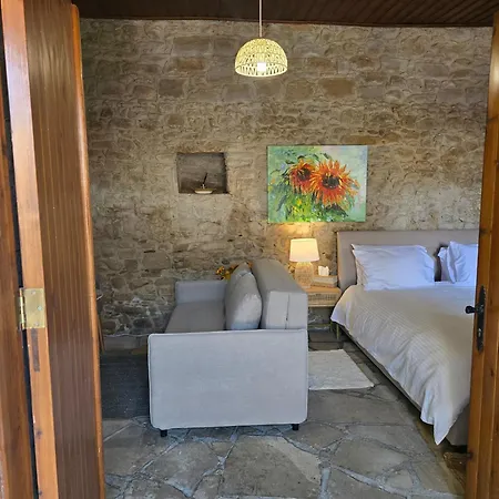 컨트리하우스 Xenonas Hiliostrofi *