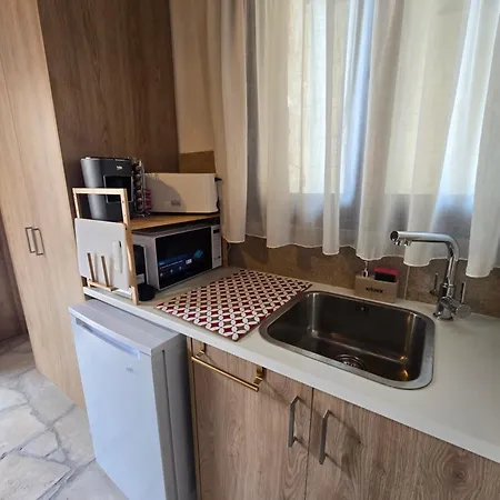 Xenonas Hiliostrofi *