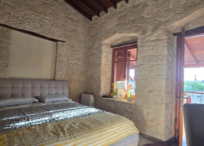 Xenonas Hiliostrofi Casa de Campo *