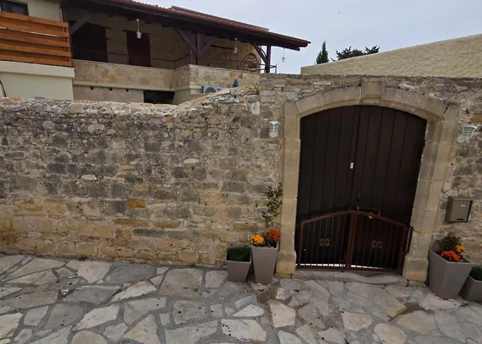 Xenonas Hiliostrofi Anoyira