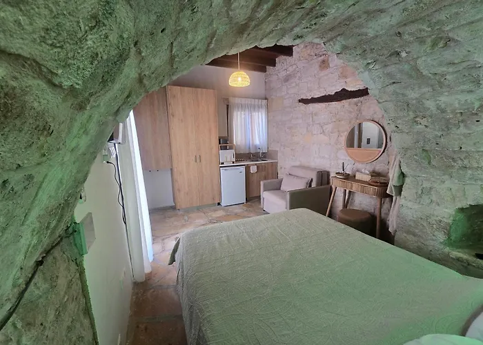 Xenonas Hiliostrofi *