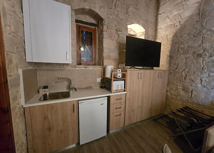 Xenonas Hiliostrofi *